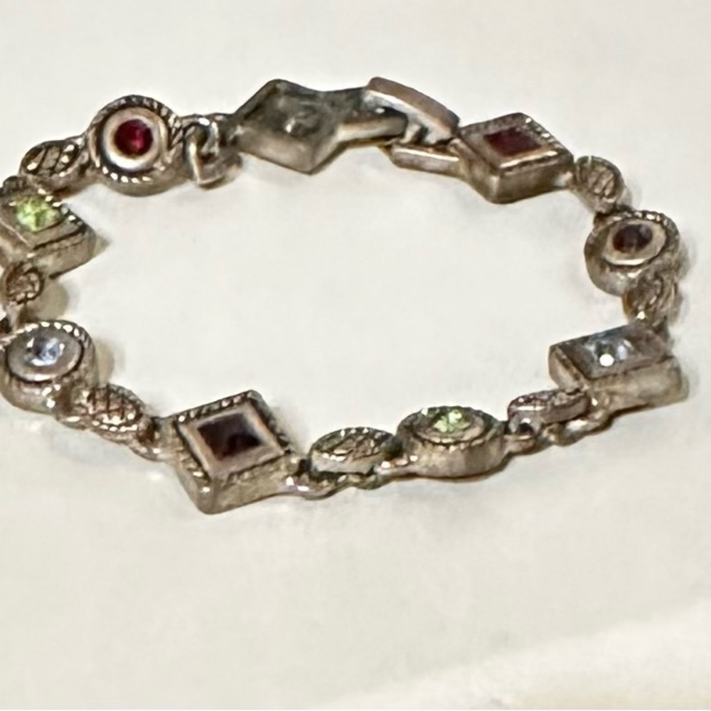 Contemporary Rhinestone bracelet - Picture 3 of 7